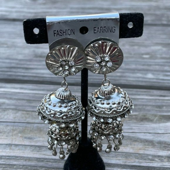 Fashion Earrings Silver Tone Fancy Jewelry Crystal Accents Traditional Earrings - Picture 6 of 11